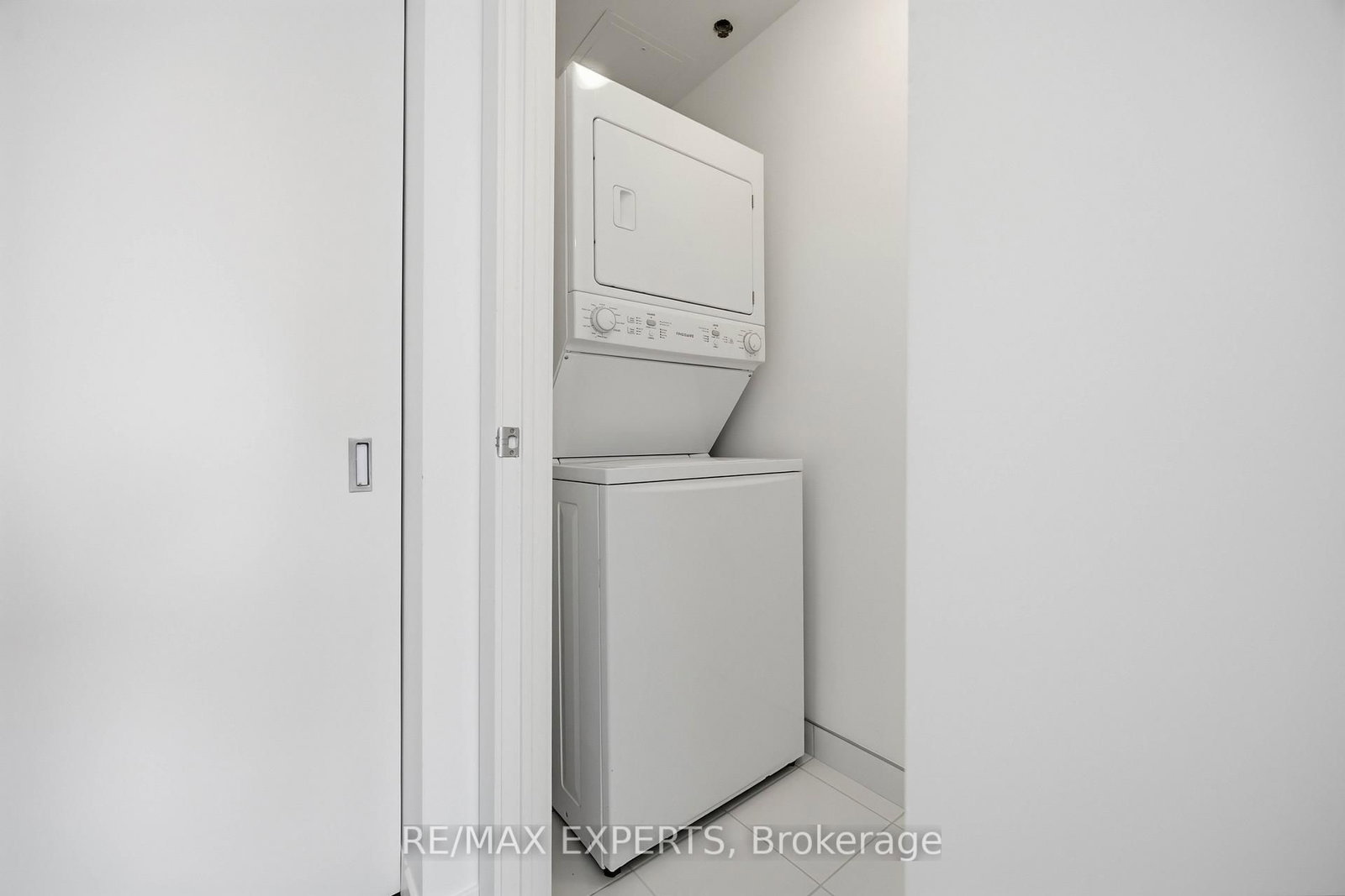 223 St Clair Avenue W • #1007 • Toronto, ON photo 24