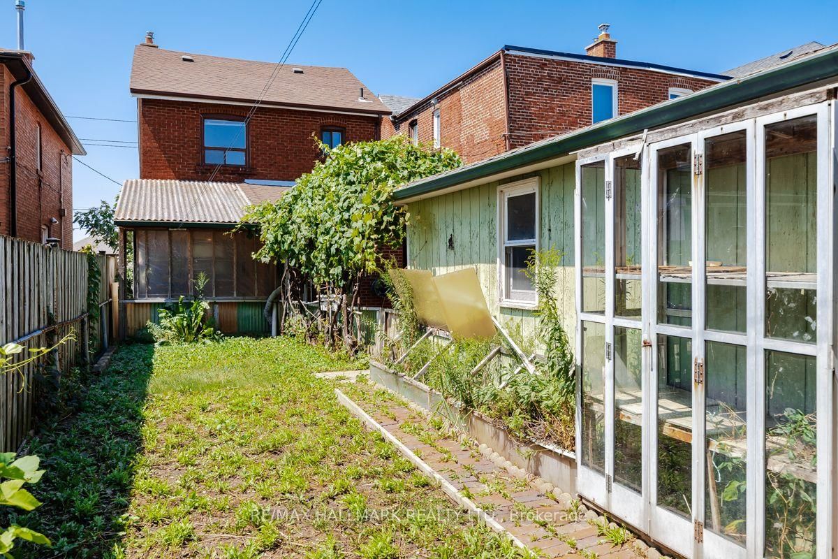 511 Northcliffe Boulevard • Toronto, ON photo 38
