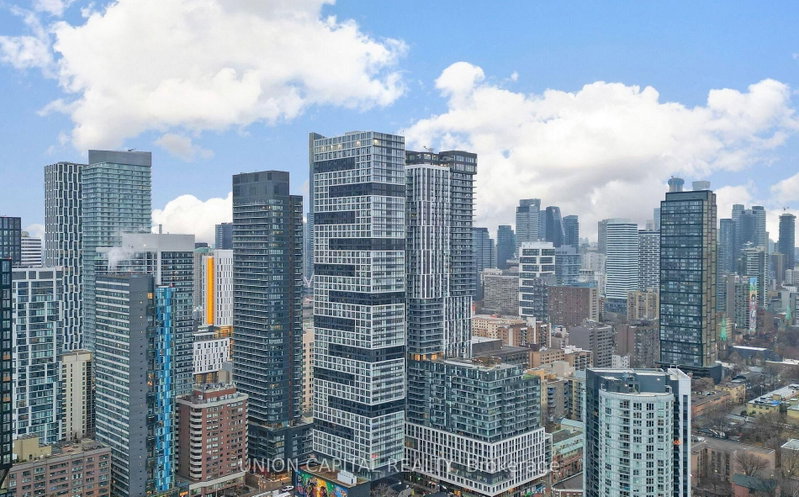 2115 - 181 Dundas Street E