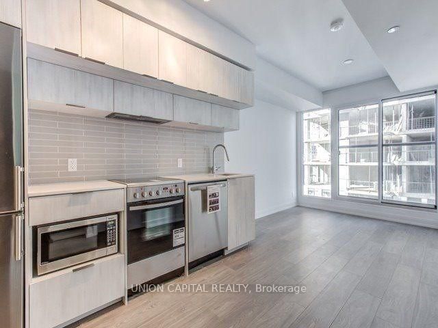 2115 - 181 Dundas Street E