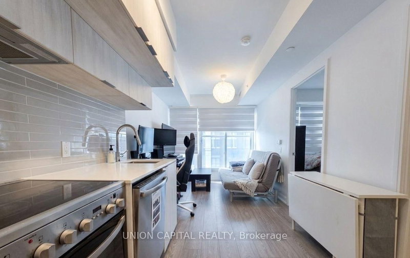 2115 - 181 Dundas Street E