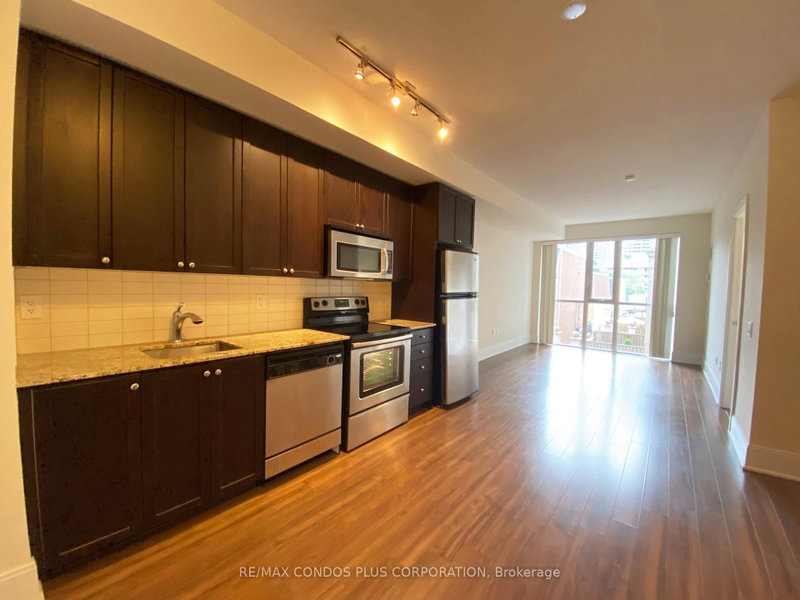 325 - 560 Front Street W
