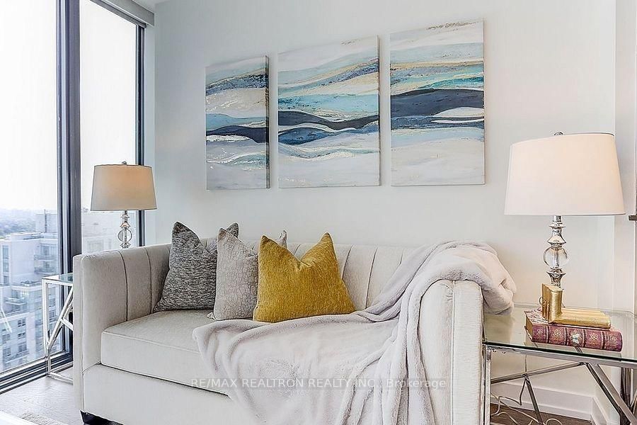161 Roehampton Avenue • #2708 • Toronto, ON photo 10