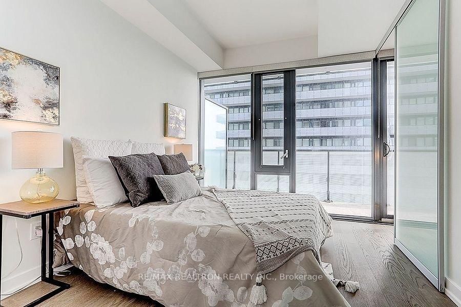161 Roehampton Avenue • #2708 • Toronto, ON photo 12