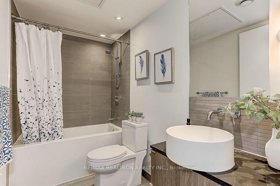 161 Roehampton Avenue • #2708 • Toronto, ON photo 13