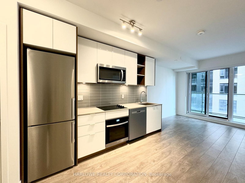 821 - 543 Richmond Street W