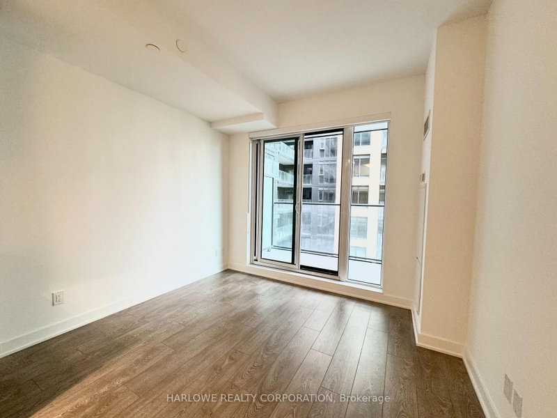 821 - 543 Richmond Street W