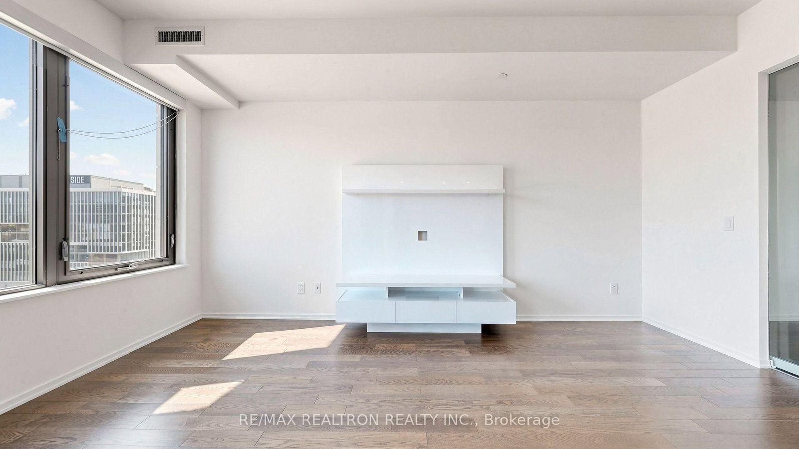 12 Bonnycastle Street • #906 • Toronto, ON photo 15