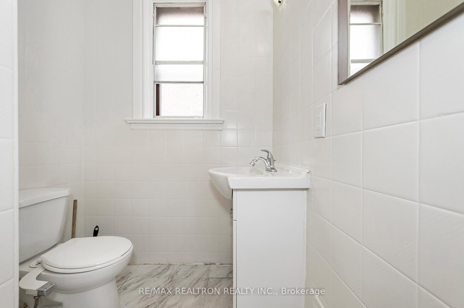 1000 Dundas Street W • Toronto, ON photo 21