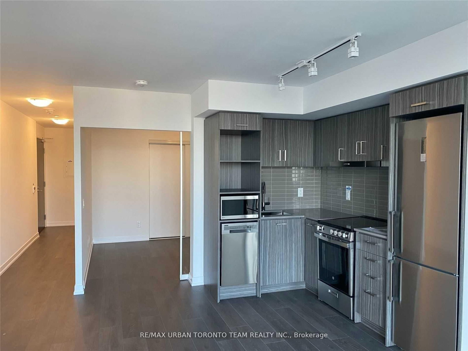 Ph101 - 219 Dundas Street E, Toronto 3