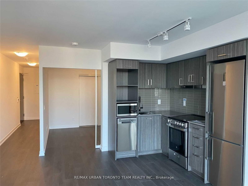 Ph101 - 219 Dundas Street E