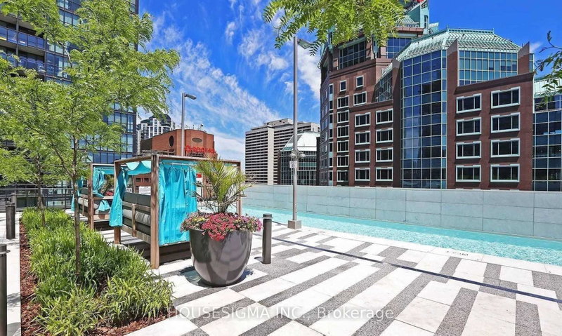 305 - 101 Charles Street E