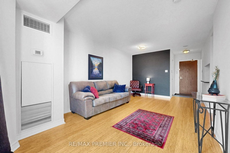 1804 - 1055 Bay Street