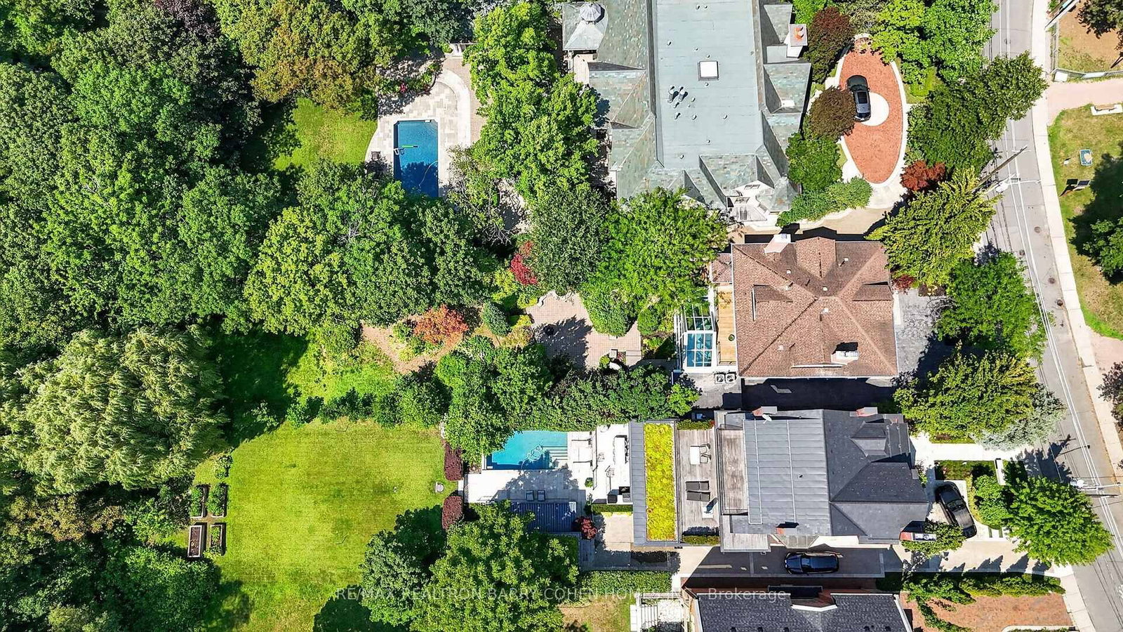 23 South Drive • Toronto, ON photo 39