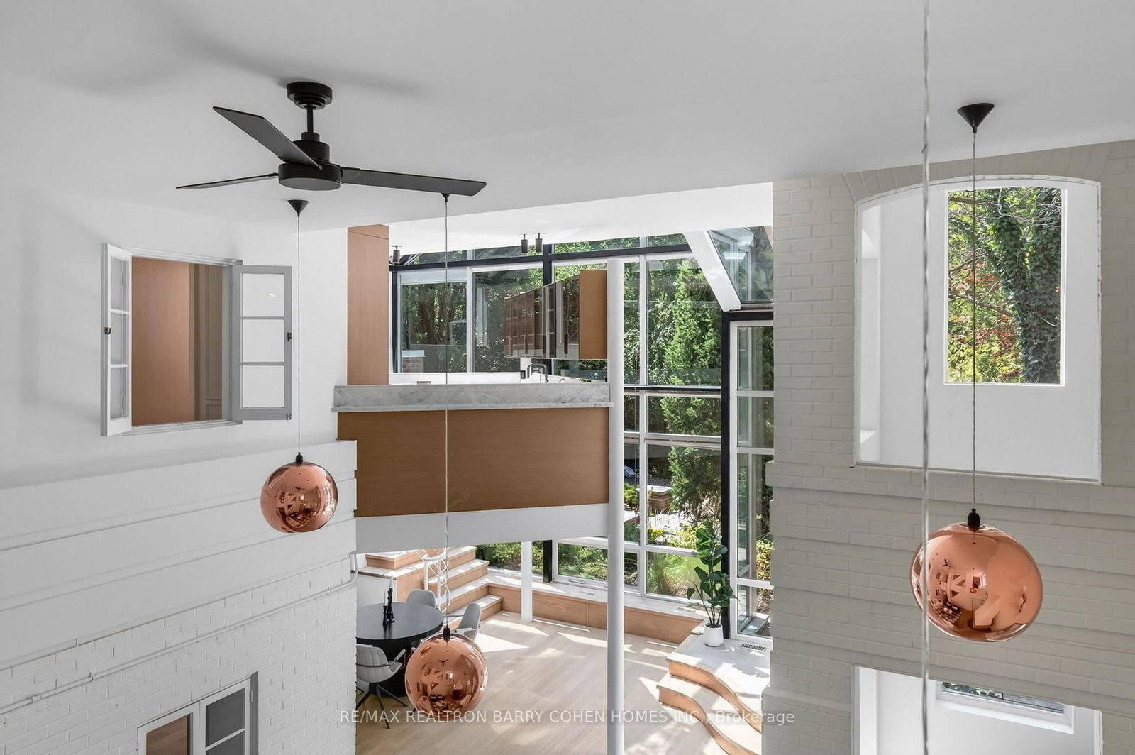 23 South Drive • Toronto, ON photo 8