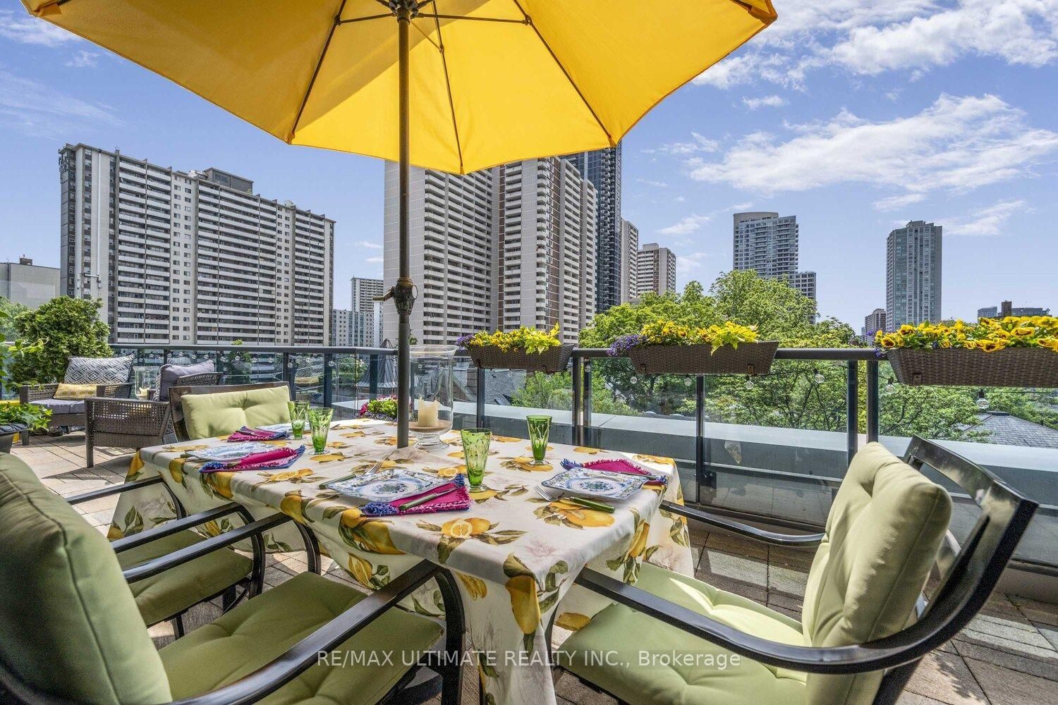 28 Linden Street • #404 • Toronto, ON photo 25