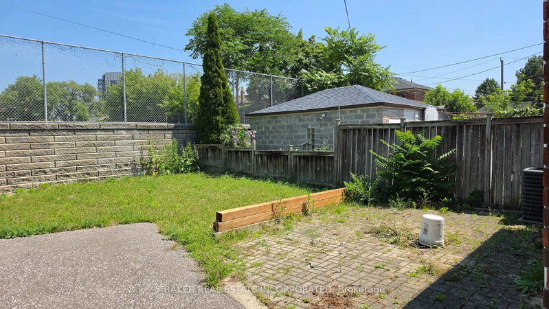 739 Vaughan Road