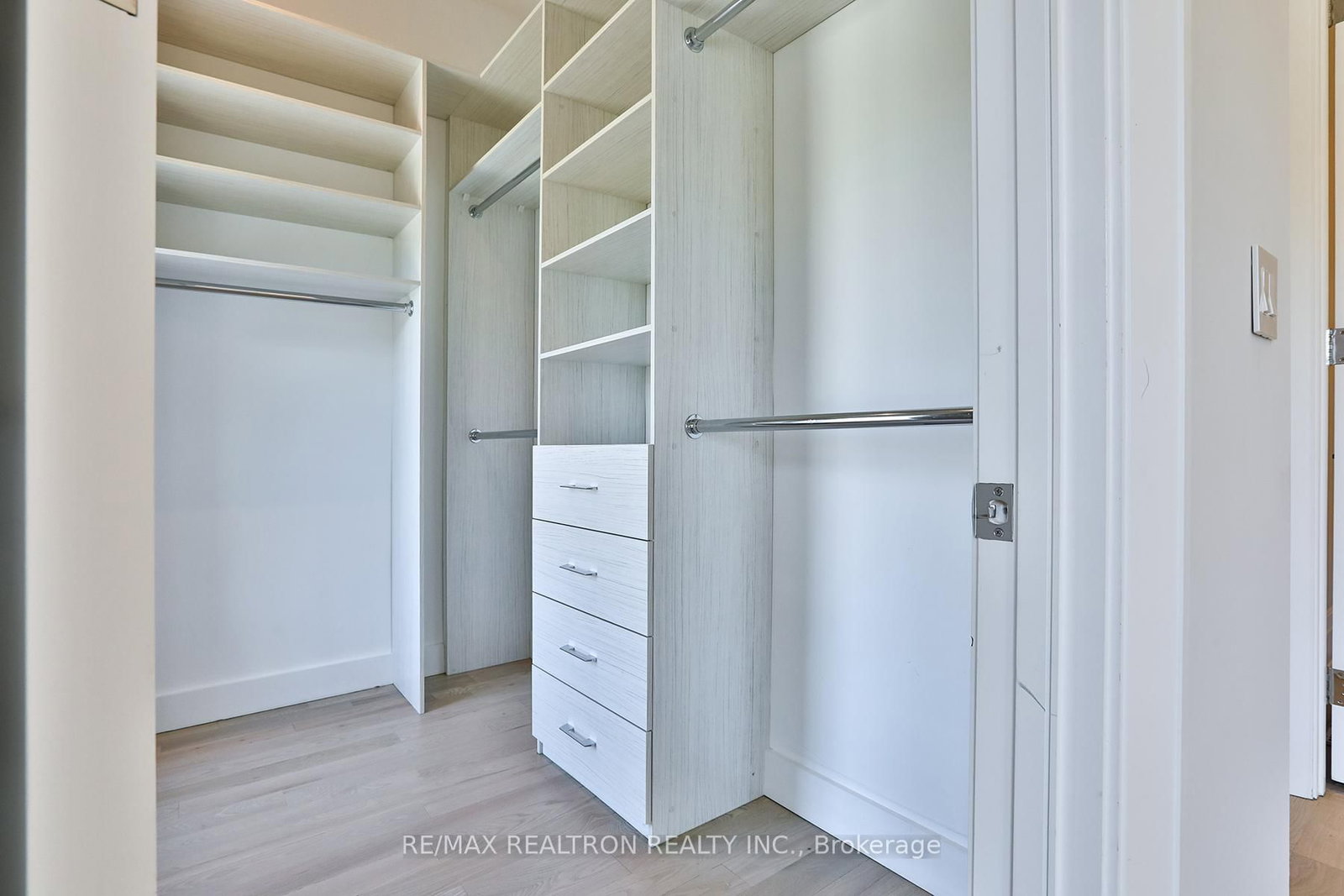 261 Patricia Avenue • Toronto, ON photo 38