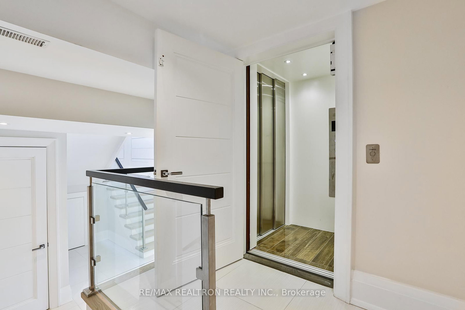 261 Patricia Avenue • Toronto, ON photo 39