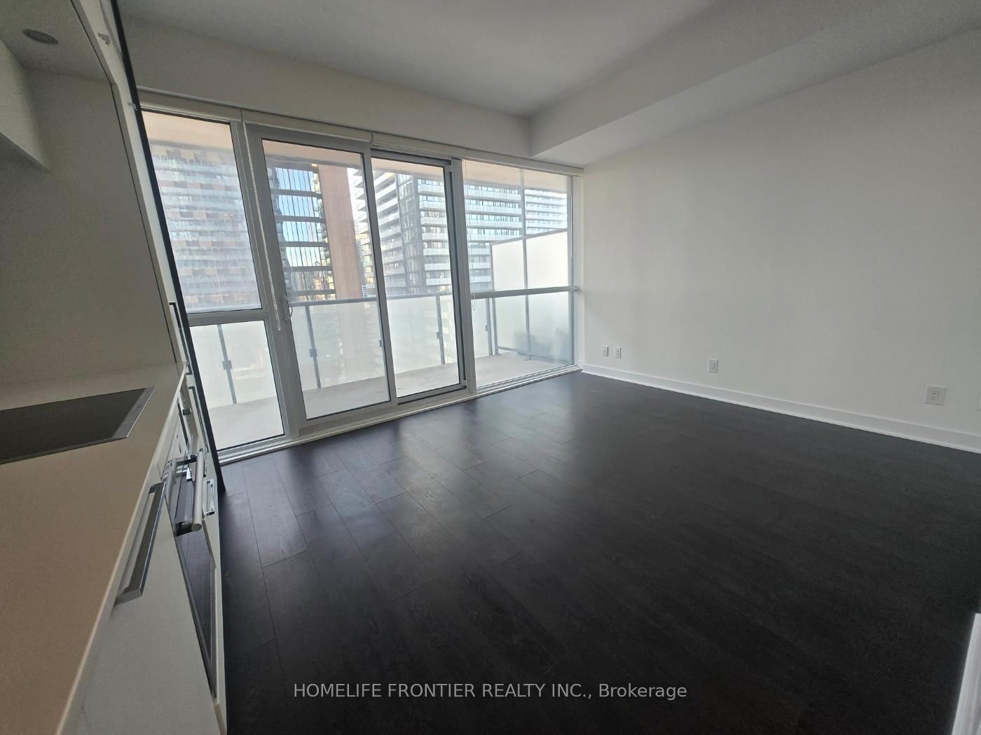 15 Grenville Street • #2106 • Toronto, ON photo 5