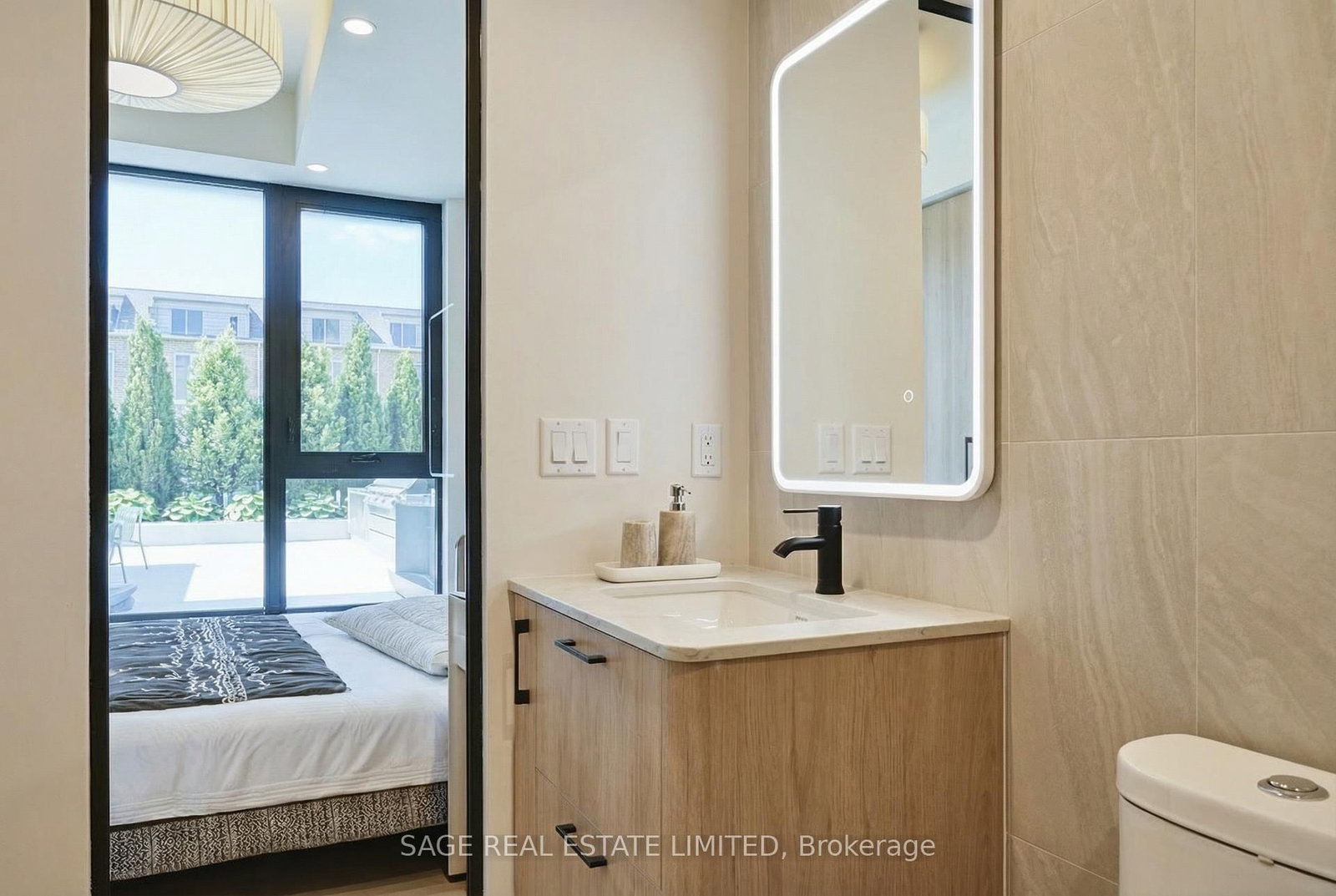 109 Erskine Avenue • #101 • Toronto, ON photo 13