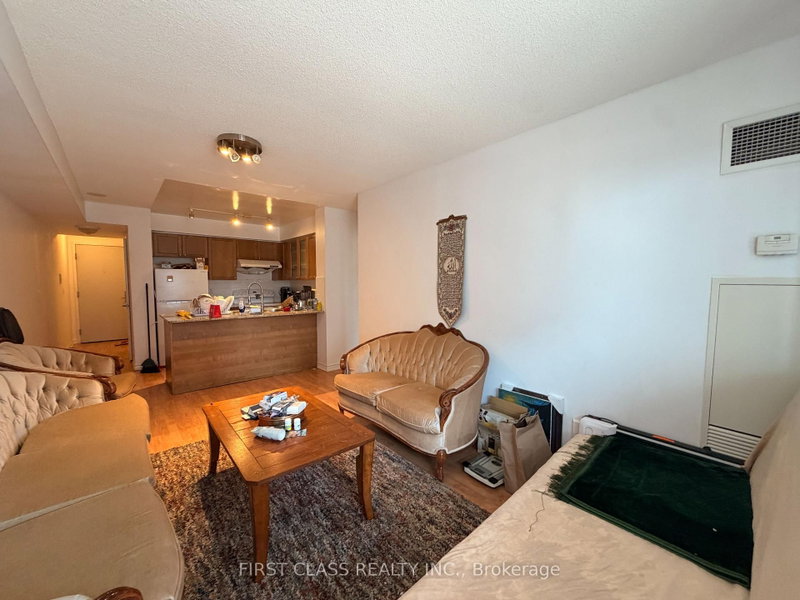 2107 - 761 Bay Street