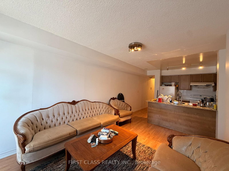 2107 - 761 Bay Street