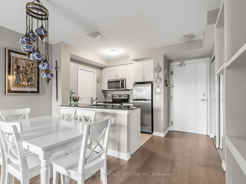 502 - 741 Sheppard Avenue W