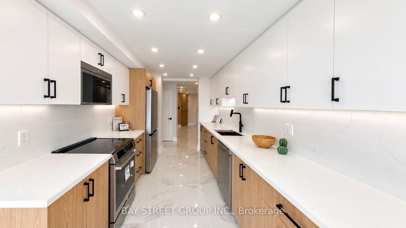 85 Skymark Drive • #2201 • Toronto, ON photo 8