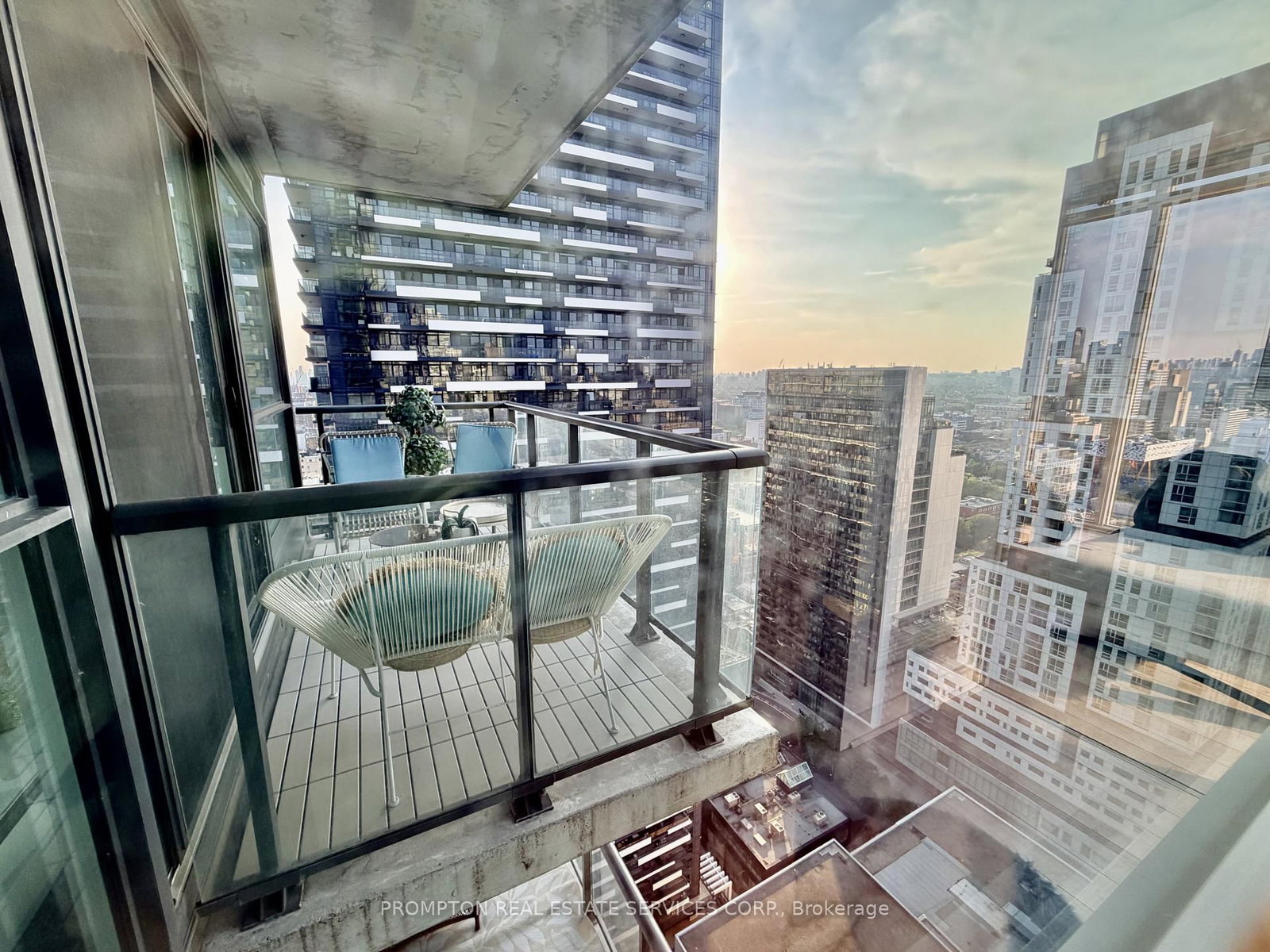 290 ADELAIDE Street W • #3004 • Toronto, ON photo 21