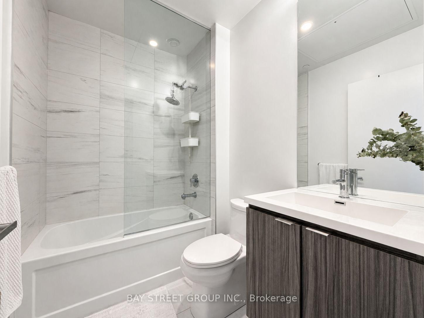 55 cooper Street • #4102 • Toronto, ON photo 11
