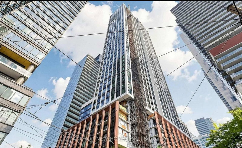 2019 - 400 King Street W
