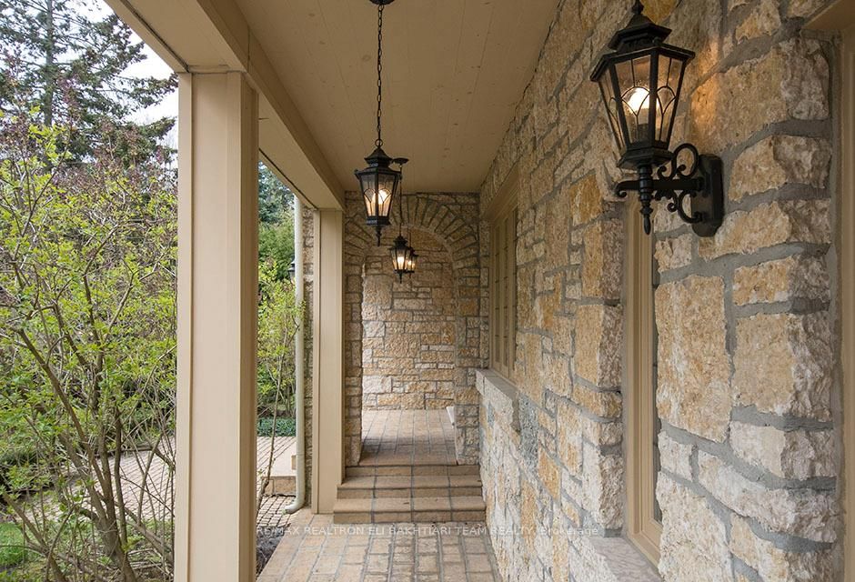 14 St Margarets Drive • Toronto, ON photo 11