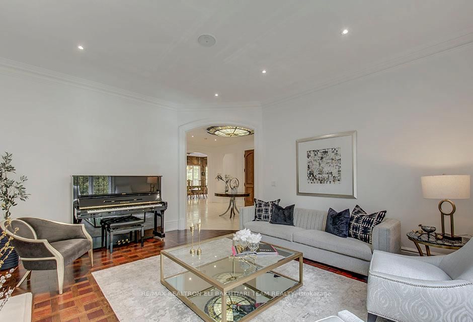 14 St Margarets Drive • Toronto, ON photo 15
