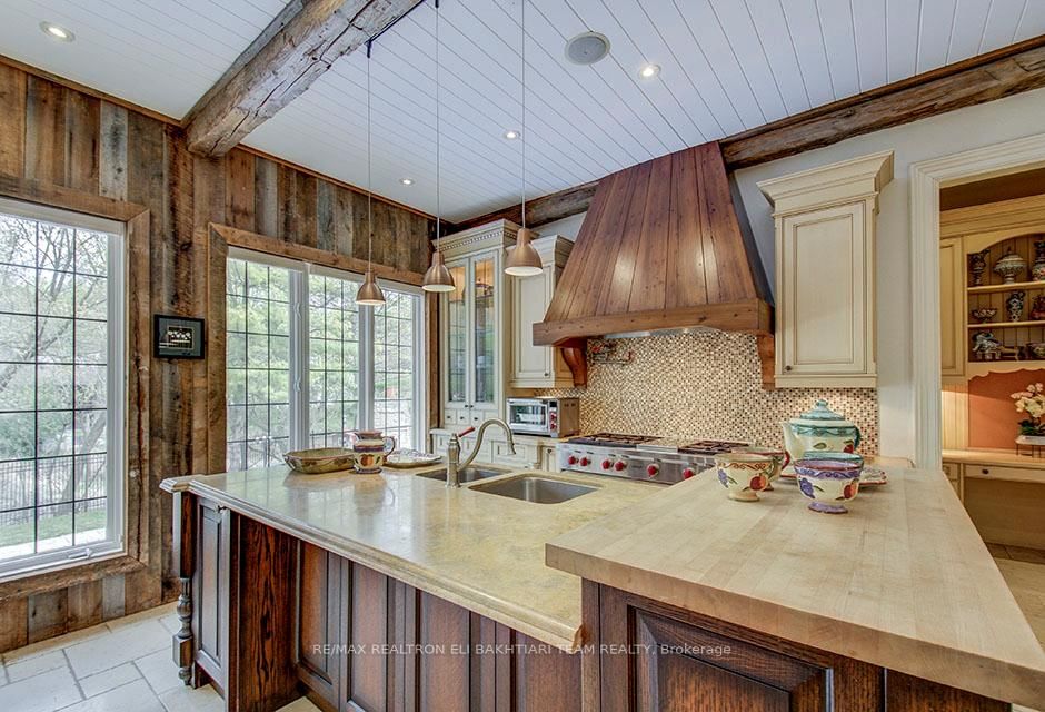 14 St Margarets Drive • Toronto, ON photo 27