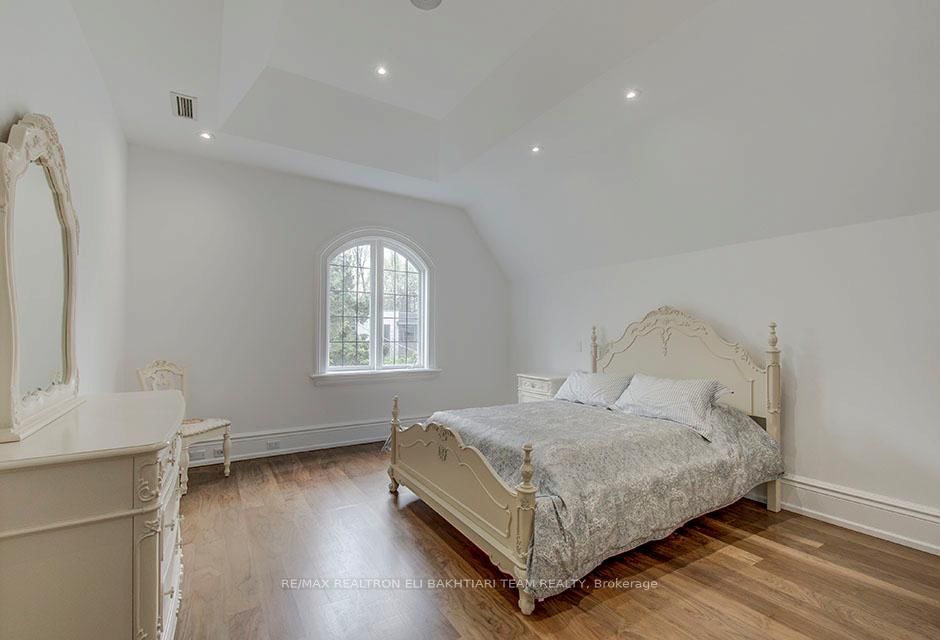 14 St Margarets Drive • Toronto, ON photo 37