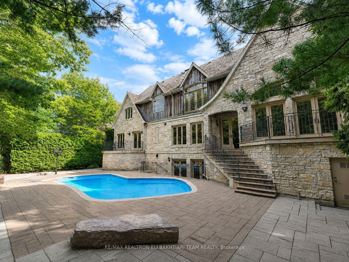 14 St Margarets Drive • Toronto, ON photo 42