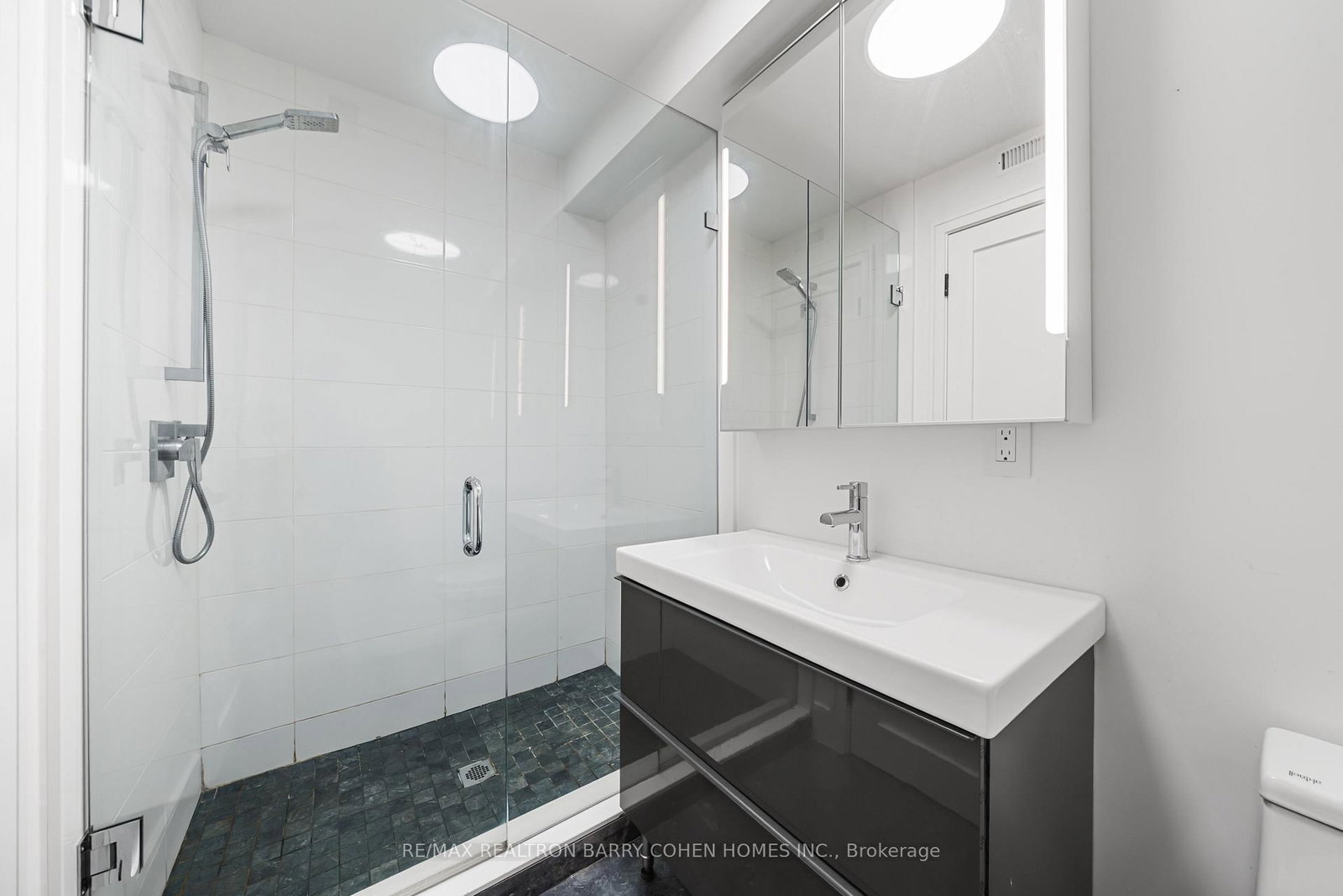 33 Lanark Avenue • Toronto, ON photo 30