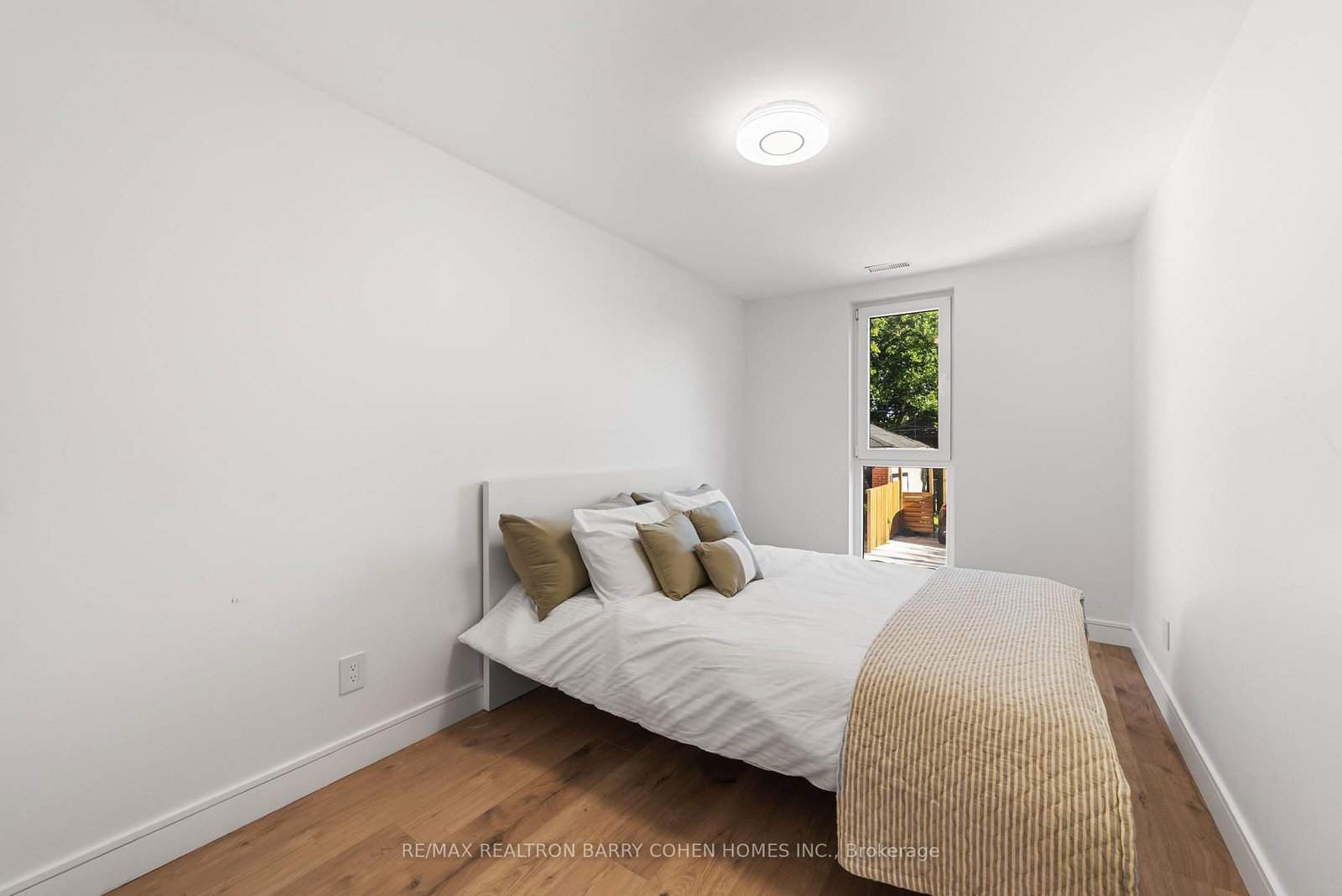 33 Lanark Avenue • Toronto, ON photo 32
