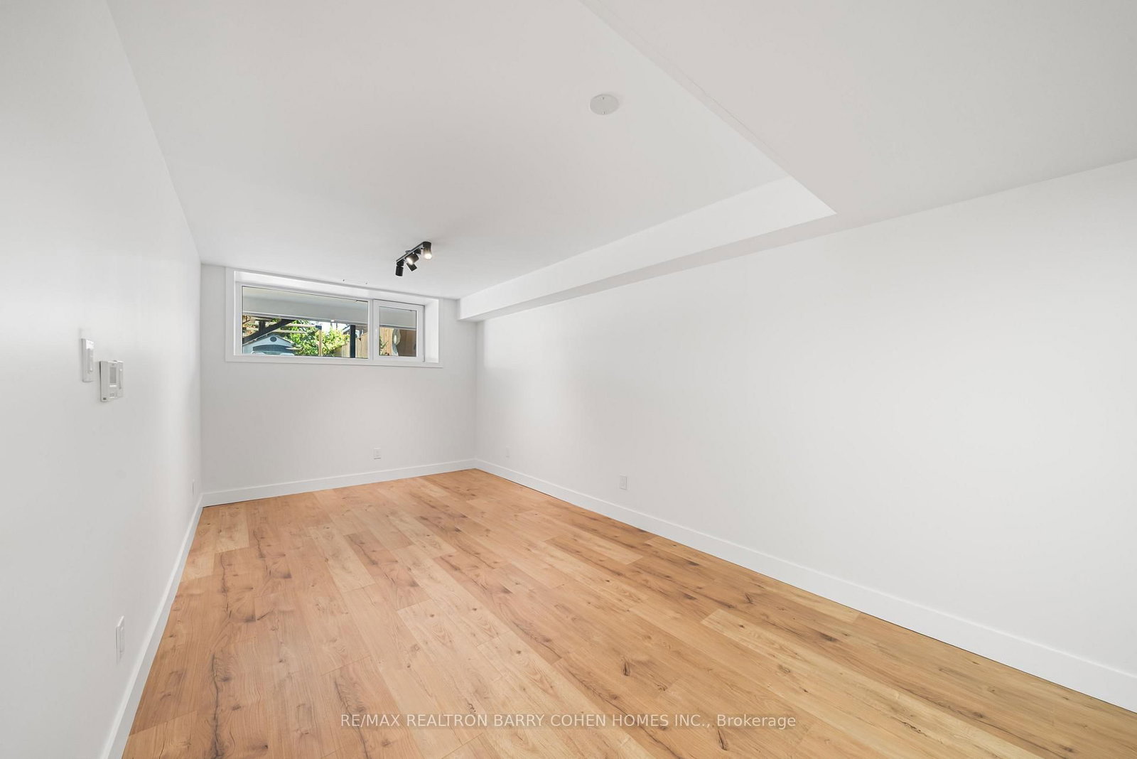 33 Lanark Avenue • Toronto, ON photo 36