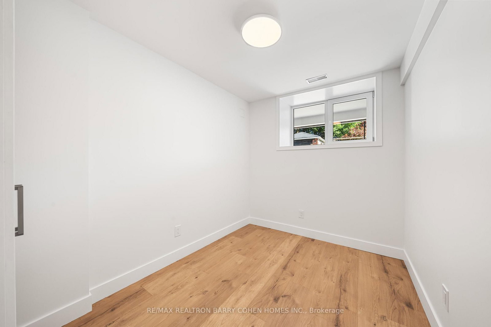 33 Lanark Avenue • Toronto, ON photo 38