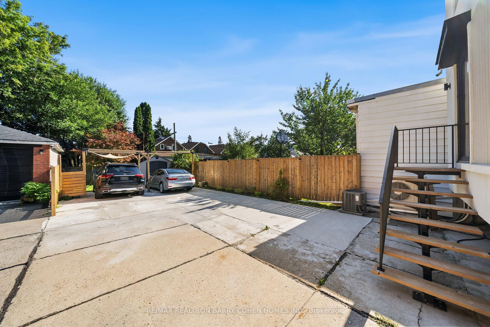 33 Lanark Avenue • Toronto, ON photo 43