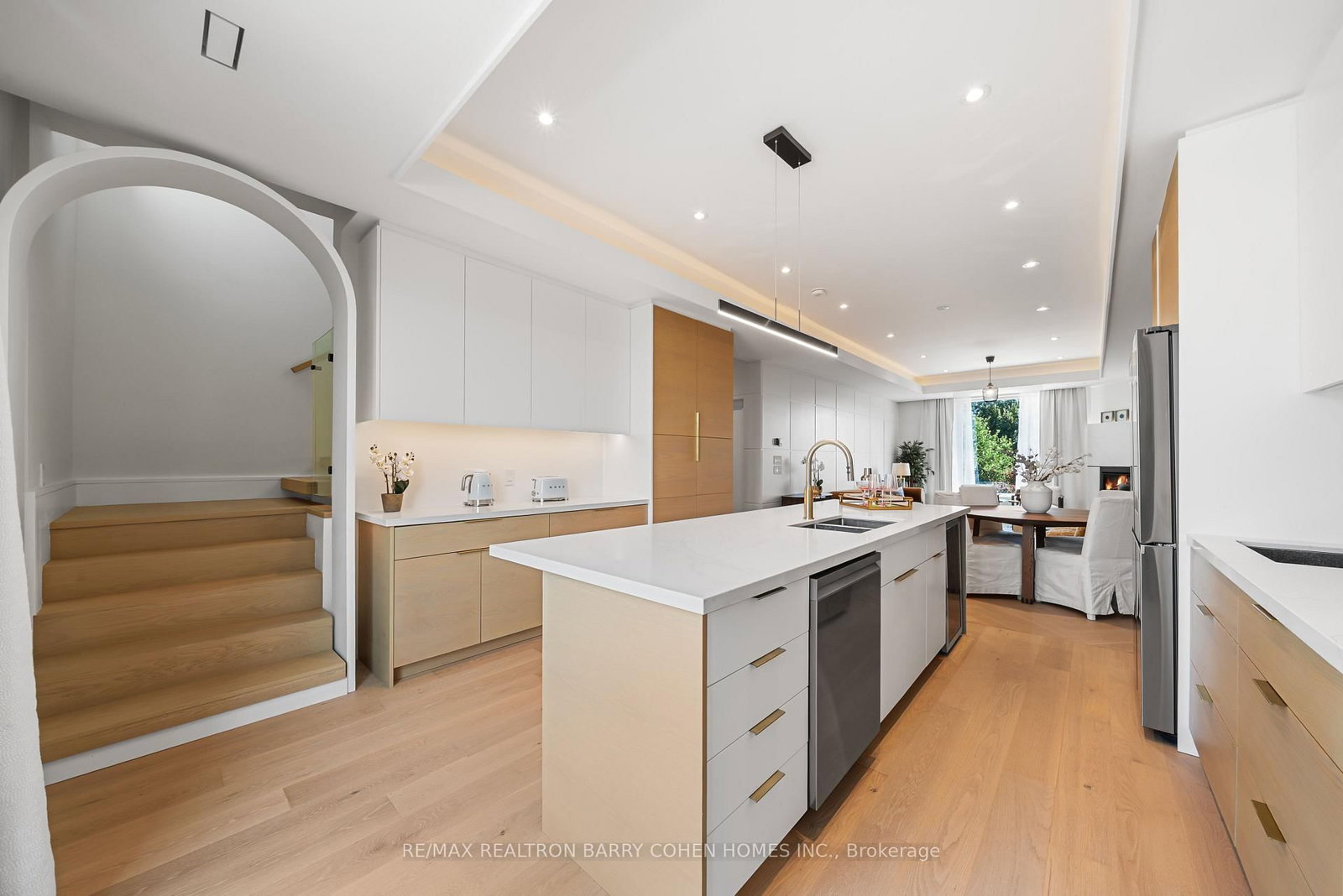 33 Lanark Avenue • Toronto, ON photo 8