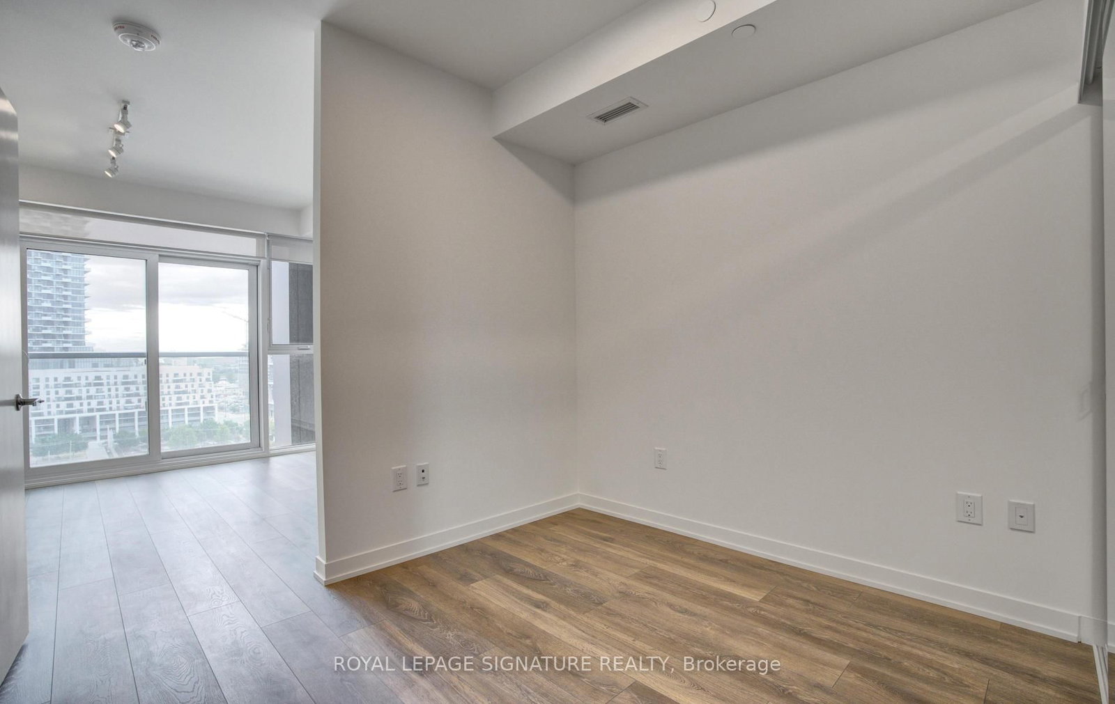 20 Richardson Street • #1006 • Toronto, ON photo 8