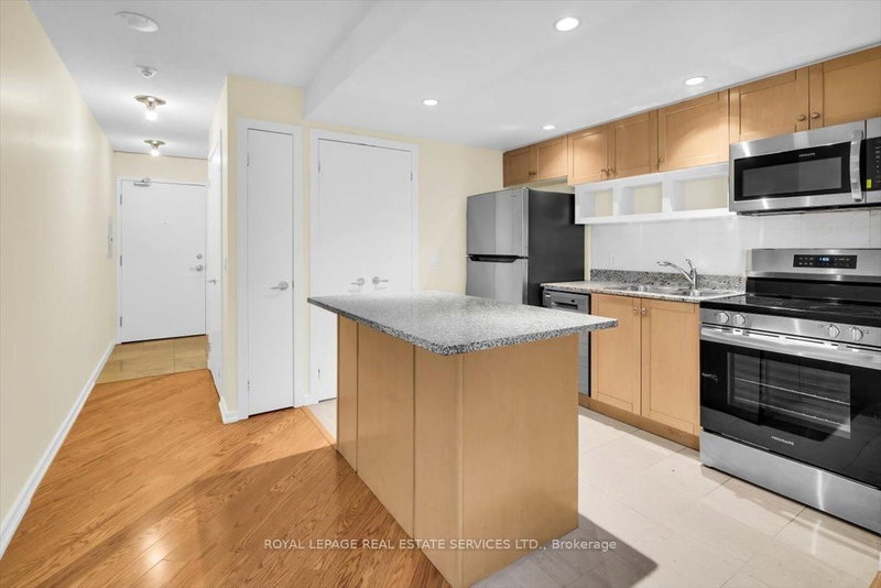 1104 - 208 Queens Quay W