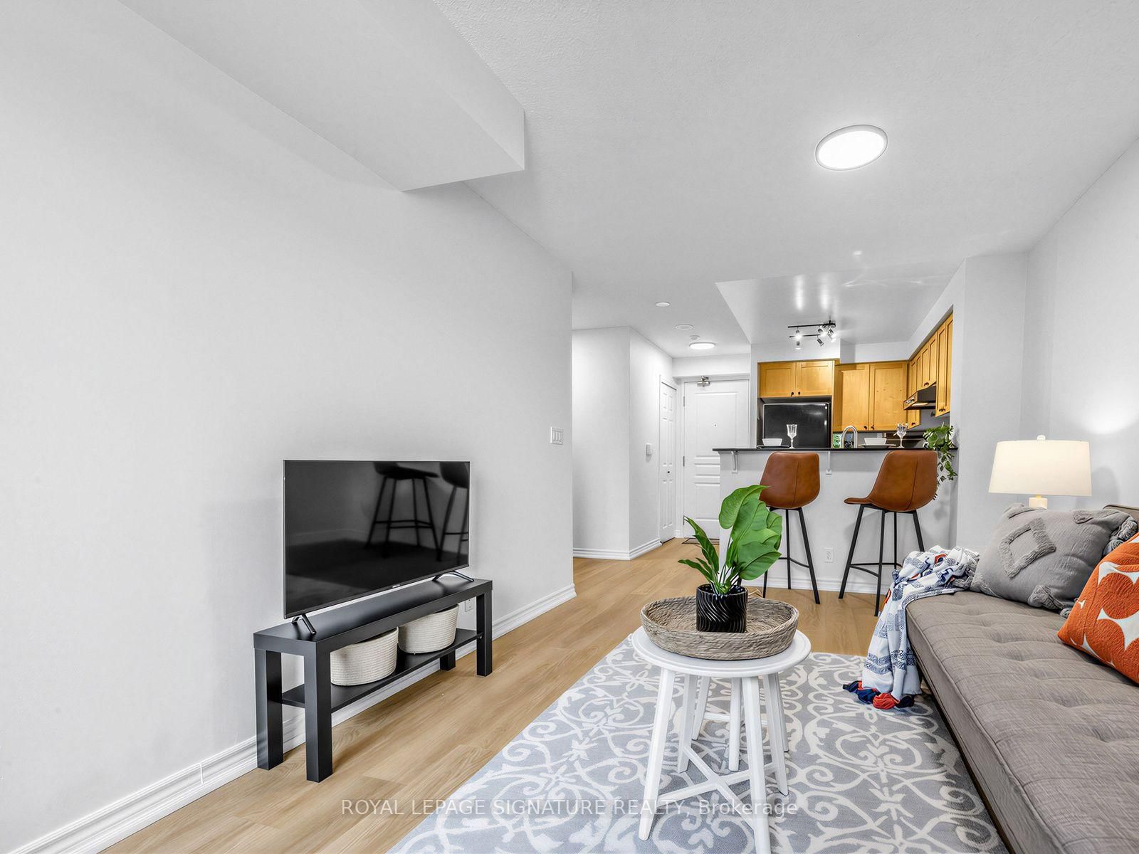 16 Dallimore Circle • #220 • Toronto, ON photo 14