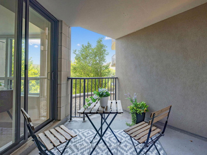 16 Dallimore Toronto,ON M3C 4C4 — Photo 25