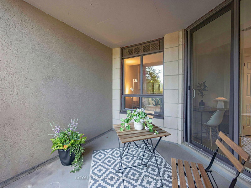 16 Dallimore Toronto,ON M3C 4C4 — Photo 27