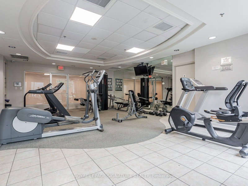 16 Dallimore Toronto,ON M3C 4C4 — Photo 28