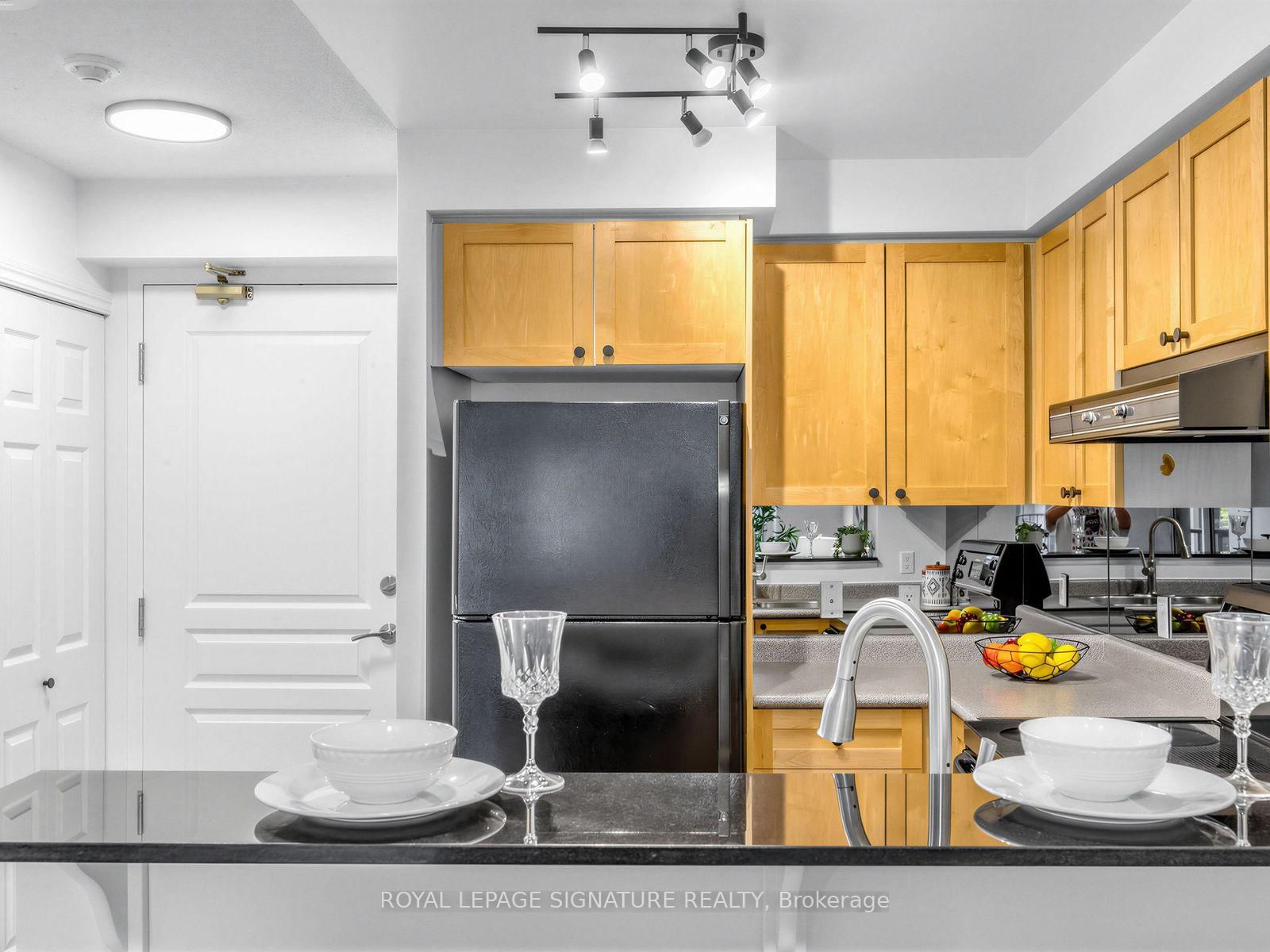 16 Dallimore Circle • #220 • Toronto, ON photo 6